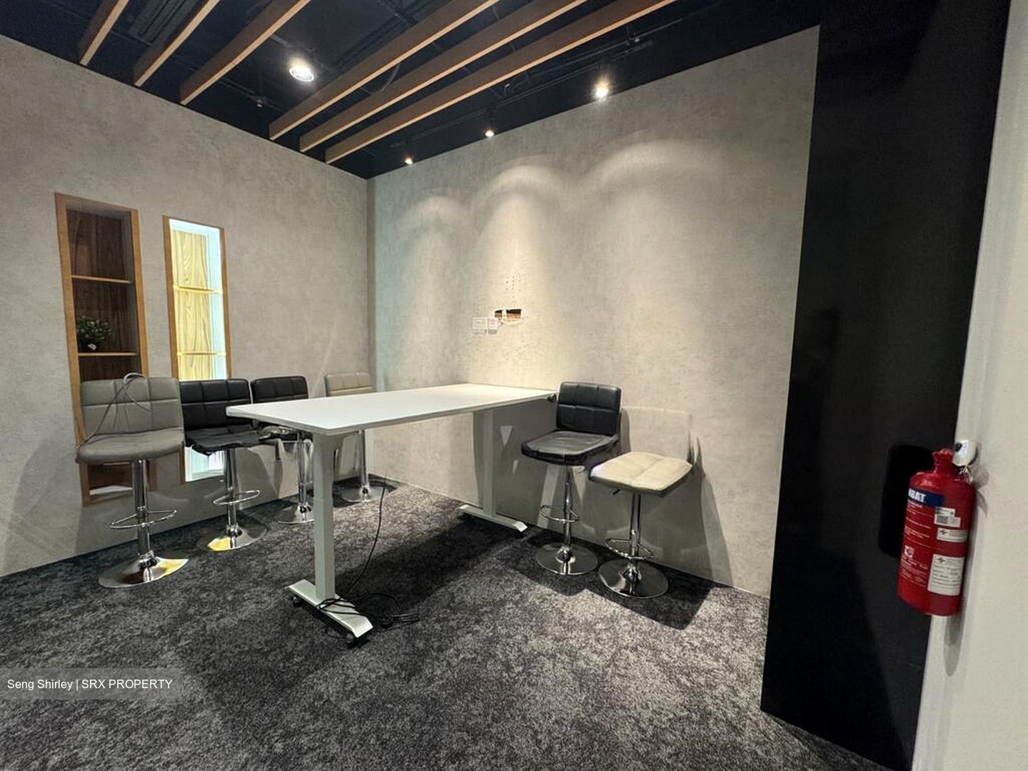 PLUS (D1), Office #568279181